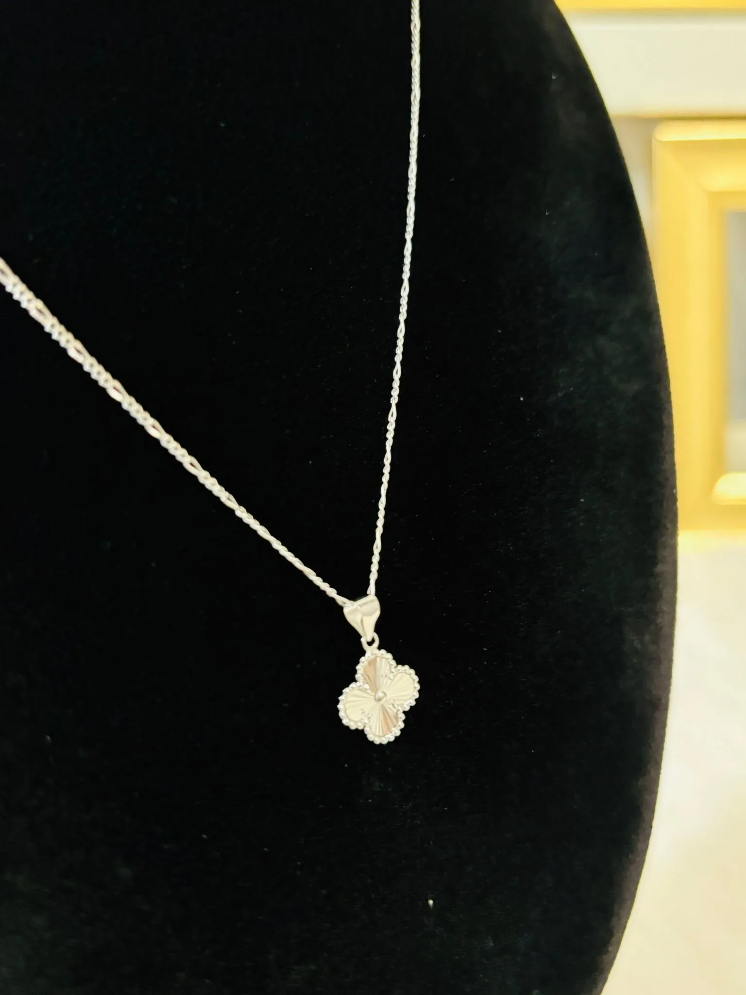 18K White Gold Chain with Clover Pendant Necklace Set