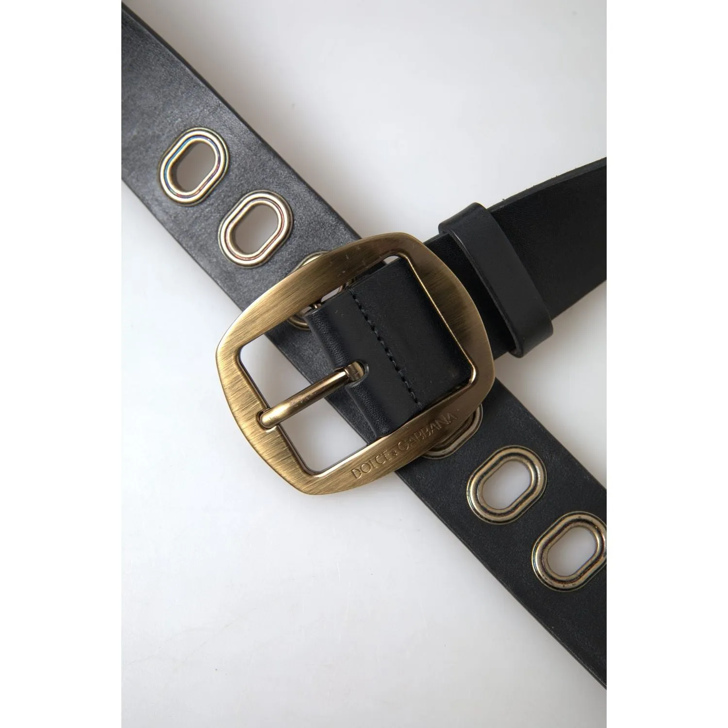 Dolce & Gabbana Sleek Italian Leather Belt with Metal Buckle