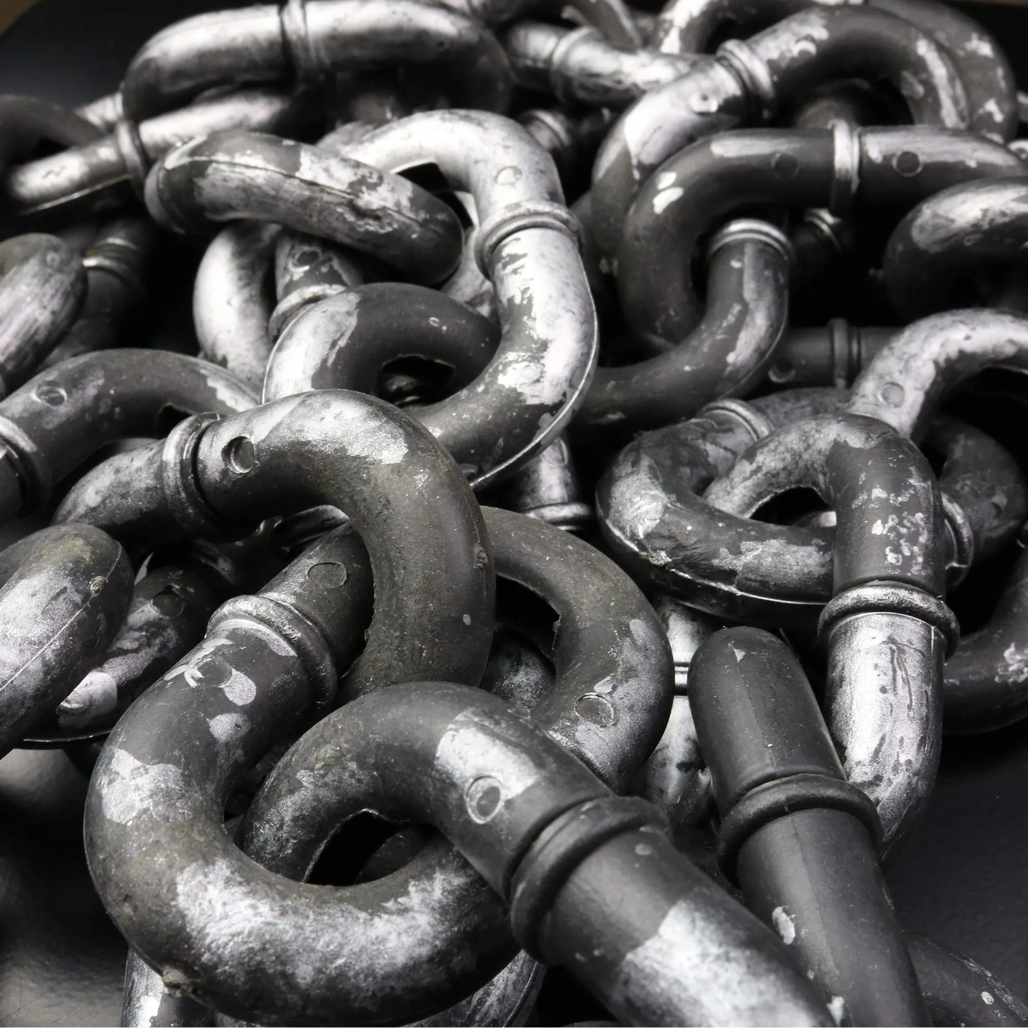 Plastic Link Chain Prop - Black and Silver Removable Large Link Chain - 1